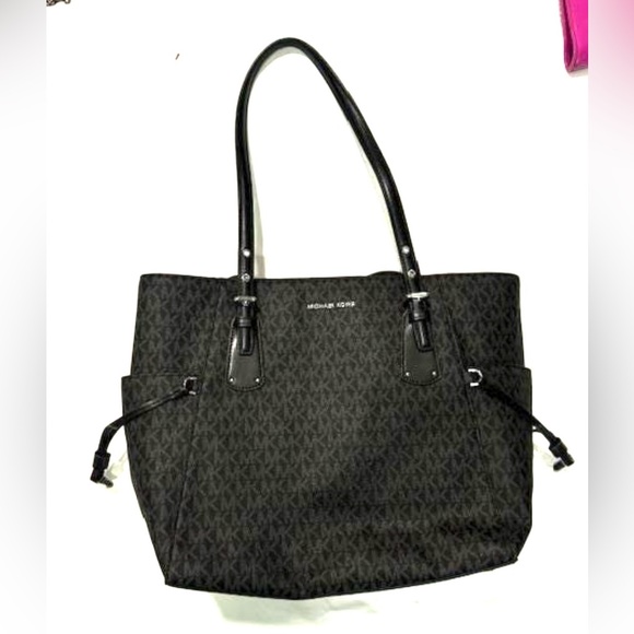 Michael Kors Two-Tone Voyager Medium Tote - Picture 1 of 4